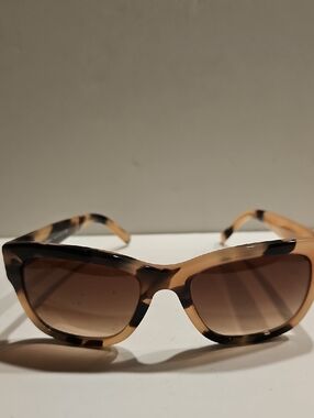 Burberry Tortoiseshell  Sunglasses  B-4188-3501/13 54019-140 3N